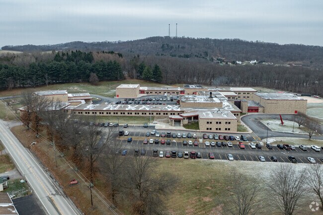 Rockwood Area Elementary School serves K–6 with an 11:1 ratio.