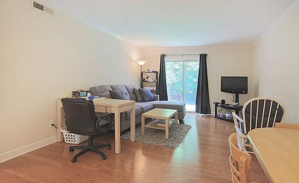 1513 E Franklin St unit F-123, Chapel Hill, NC 27514 - photo 1