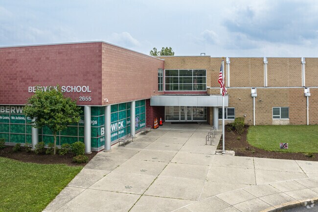 Berwick Alternative K-8 School has a student to teacher ratio of 18.1:1.
