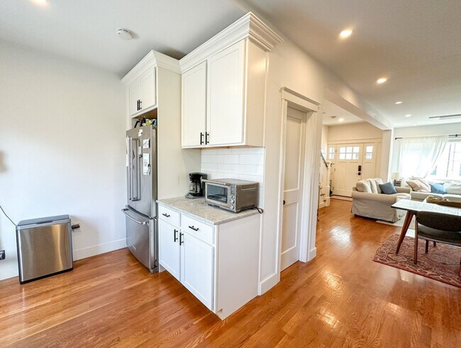 110 Sudbury St unit 3, Boston, MA 02114 - photo 6