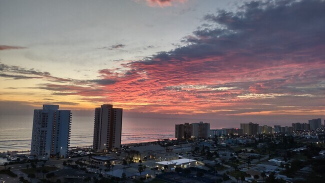 Oceans West One unit Oceans West One 19B6, Daytona Beach, FL 32118 - photo 7