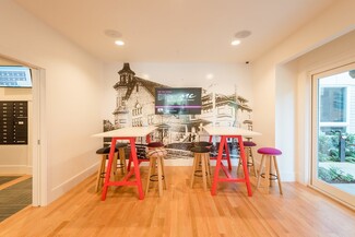 4138 Brooklyn Ave NE, Seattle, WA 98105