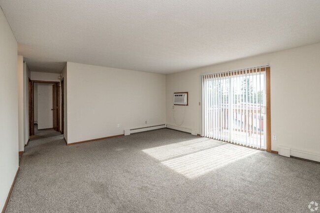 Four Seasons Apartments, Faribault, MN 55021 - photo 7
