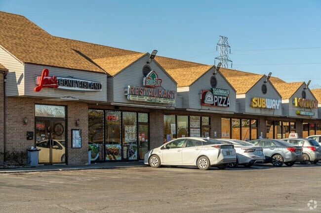 On Merriman Road you can find many restaurants in Romulus.