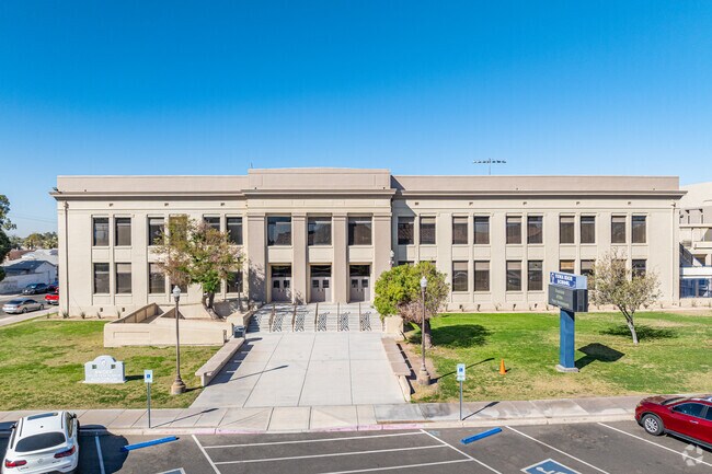 Yuma High School serves grades 9 through 12 as part of the Yuma Union High School District.