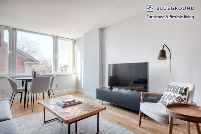 334 Harvard St unit FL4-ID183, Cambridge, MA 02139 - photo 2