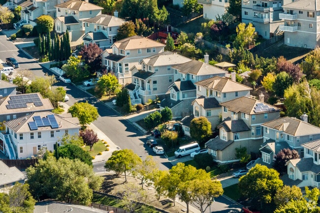 A variety of housing options, from single-family homes to apartments in El Sobrante.