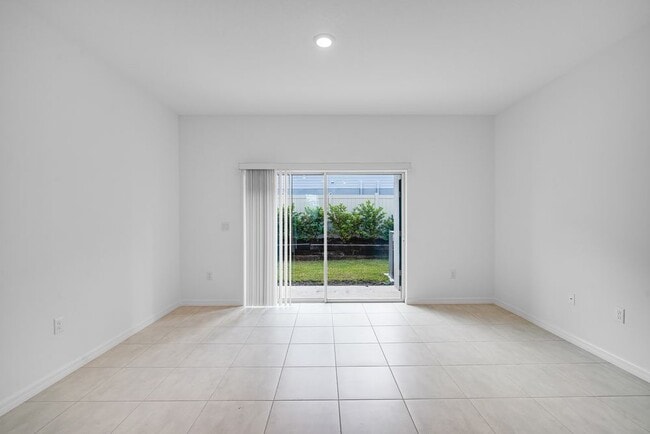 8684 Daybreak St, Sarasota, FL 34241 - photo 3