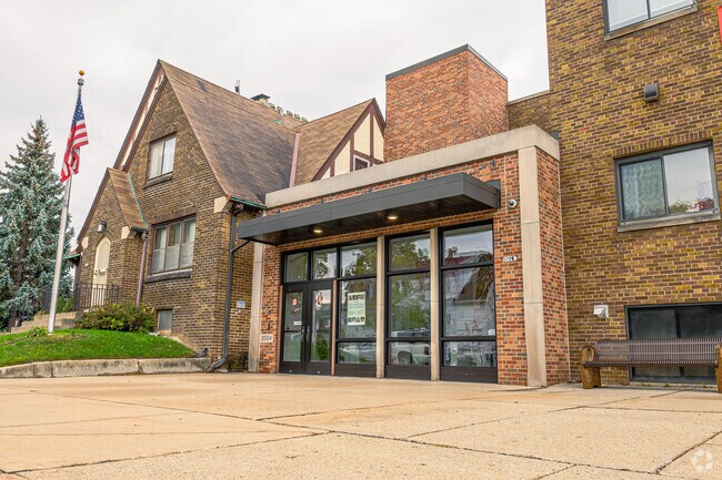 Siloah Lutheran School provides education in the neighborhood of 
Franklin Heights.