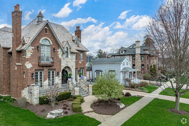 Luxury homes with beautiful front porches can be found in Downtown Naperville.