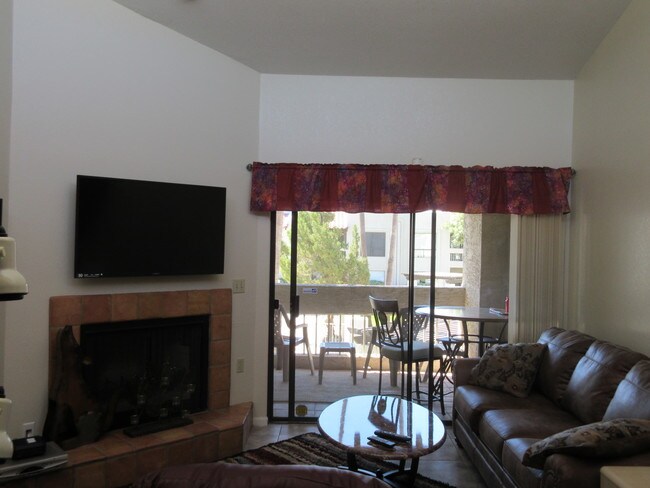 8651 E Royal Palm Rd unit 209, Scottsdale, AZ 85258 - photo 4