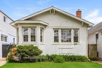 6209 N Maplewood Ave, Chicago, IL 60659