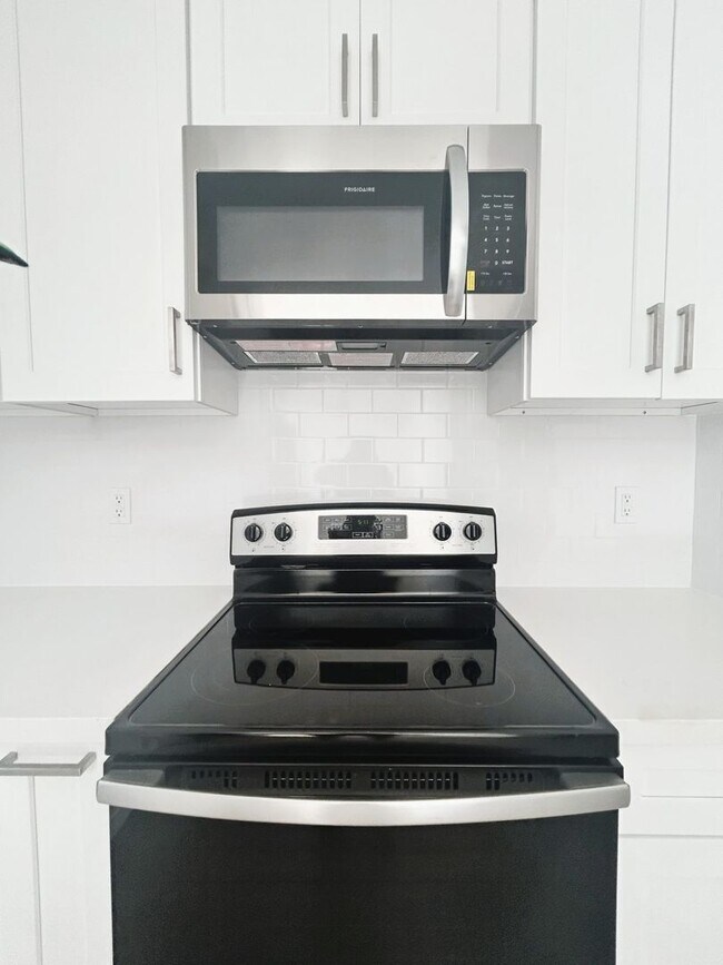 10313 Eldora Ave unit 10319 1/2 Eldora Rea, Sunland, CA 91040 - photo 3