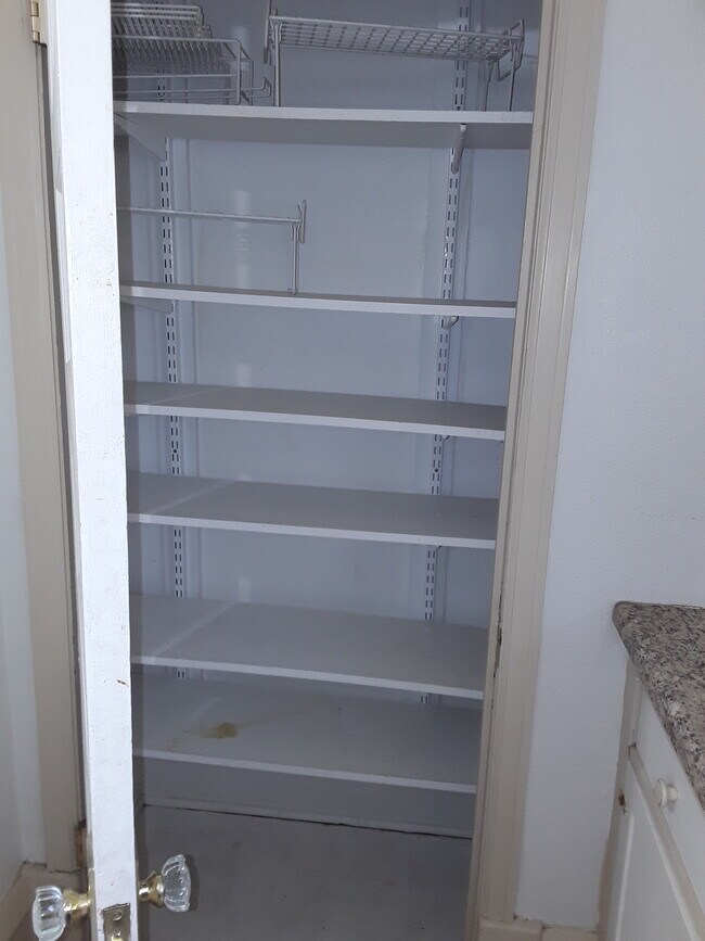 802 Cherry St, Grand Forks, ND 58201 - photo 5