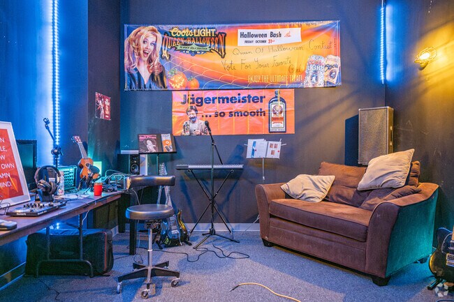 Find your new creative space at Near West Side's Rock & Roll City Studios.