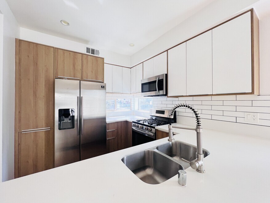 1718 Miramar St unit 1718, Los Angeles, CA 90026 - photo 1