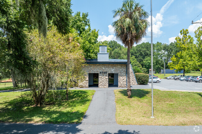 Students can attend Trilogy School of Learning Alternative for private learning in Gainesville.