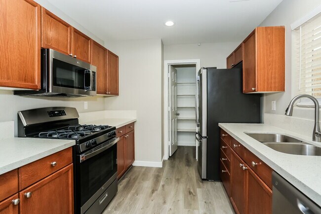 9156 Conquest Ct, Las Vegas, NV 89149 - photo 6