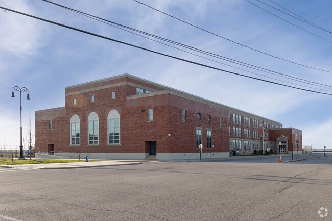 Lindell Elementary School in Long Beach is the Home of the Owls.