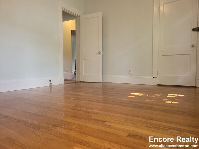 1781 Commonwealth Ave unit 3, Brighton, MA 02135 - photo 4