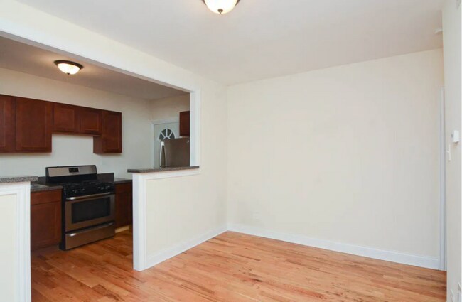 1102 W Wellington Ave unit 3, Chicago, IL 60657 - photo 3