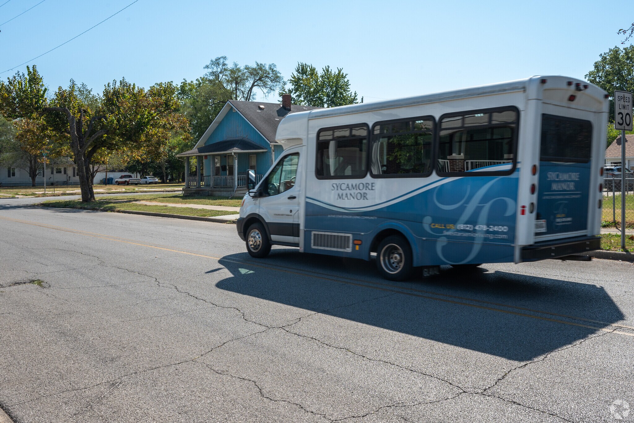 Public transportation makes it easy for residents of Deming School to navigate the neighborhood.