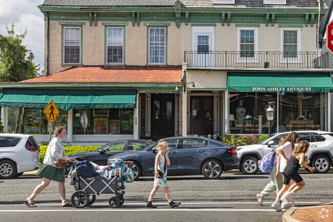 Lambertville, the nearest city to West Amwell, features a walkable downtown filled with restaurants, shops, and art galleries.