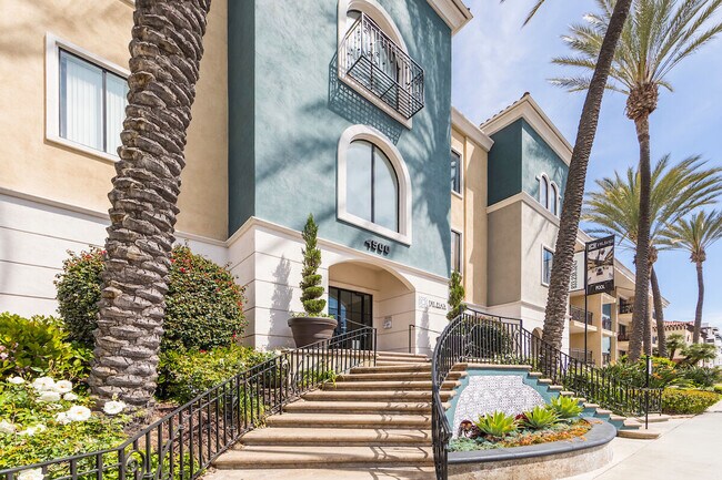 Plaza at Sherman Oaks, Sherman Oaks, CA 91423 - photo 6