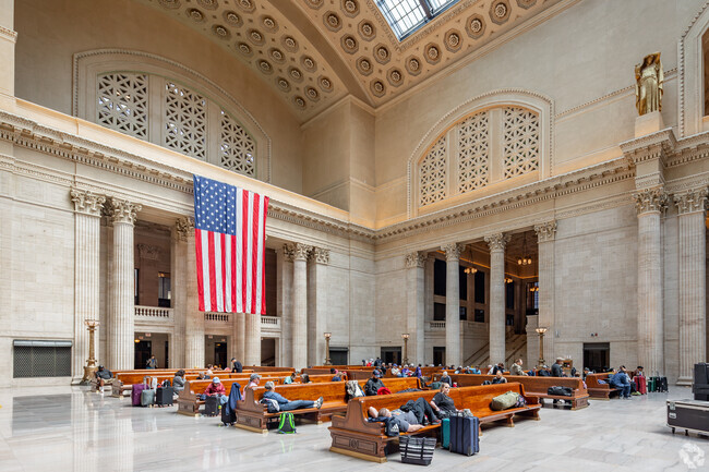 Chicago commuters catch the Metra at the historic Chicago Union Station.
