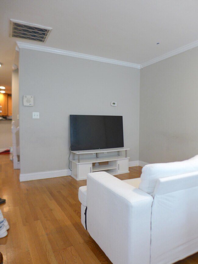 77 Windsor St, Roxbury Crossing, MA 02120 - photo 6