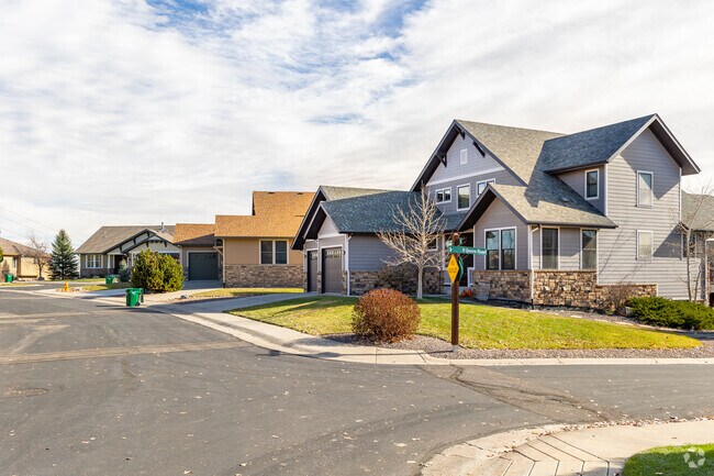 Powderhorn’s Eagle Point area features earth-toned Craftsman homes and postmodern ranch residences.