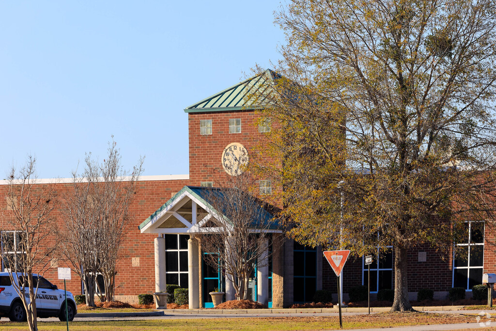 Batesburg-Leesville Elementary School is a public option in Columbia.