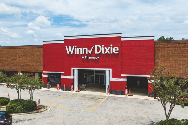 Winn-Dixie is another grocery store option in Overton.