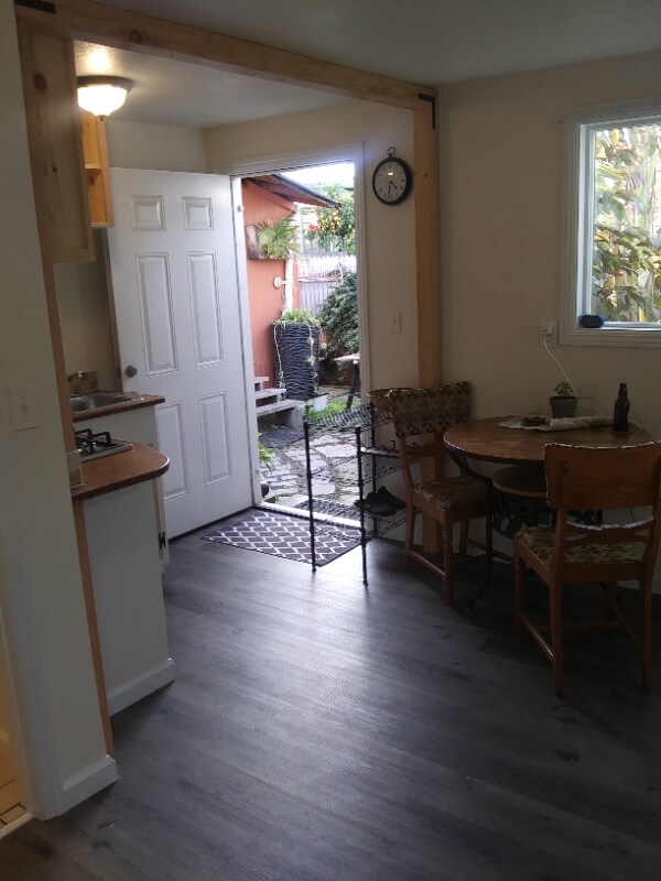4110 E 15th St, Oakland, CA 94601
