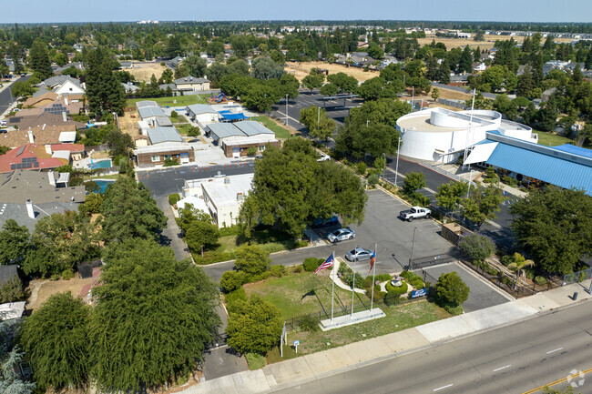 Charlie Keyan Armenian Community School has a large campus in Clovis.