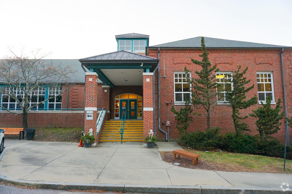 South Elementary School serves students in the Cohasset community.