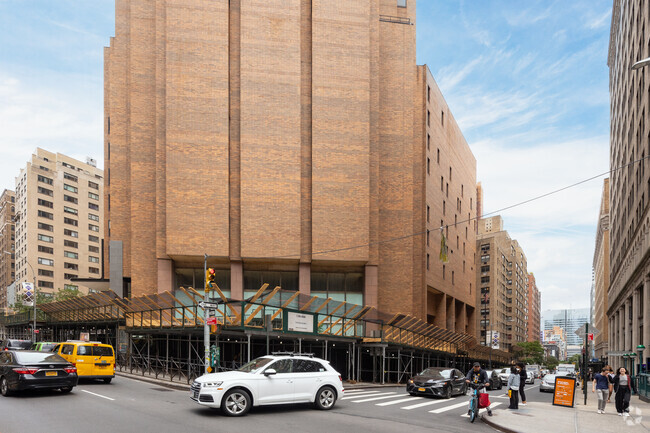 Manhattan Academy for Arts & Language teaches English to those new to the country.