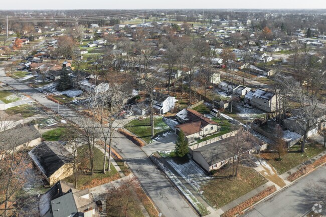 Explore unique homes styles with modern architectural detail at Eldrado Hills in Fort Wayne.