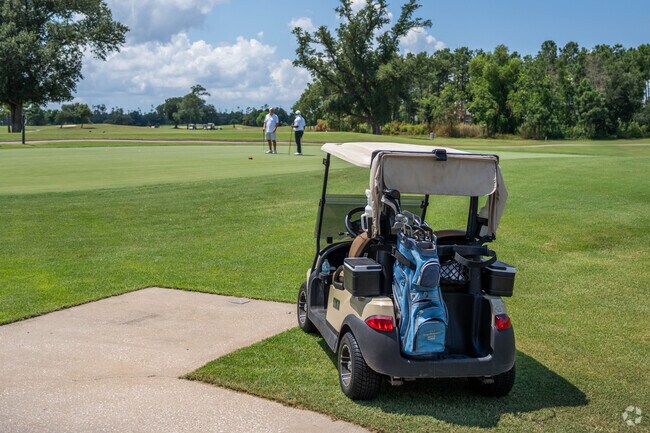 At Graywood, golf is a lifestyle and can be played all year long, no matter the season.