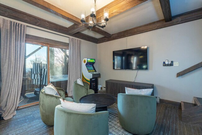 637 Granny Lewis Ln unit ID1250945P, Mars Hill, NC 28754 - photo 5