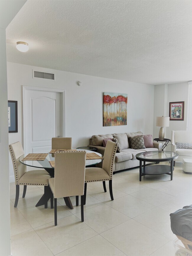 117 NW 42nd Ave Unit 904, Miami, FL 33126