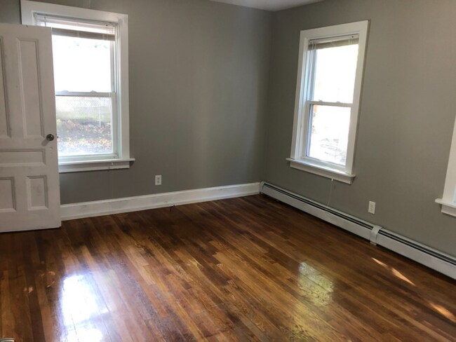 34 Miller Ave, Providence, RI 02905 - photo 4