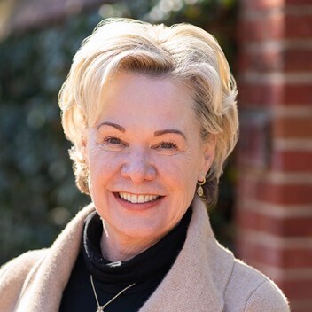 Suzanne Backus