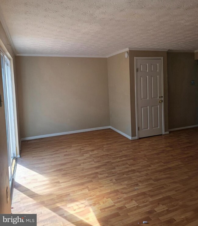 8530 Castlemill Cir, Nottingham, MD 21236 - photo 6