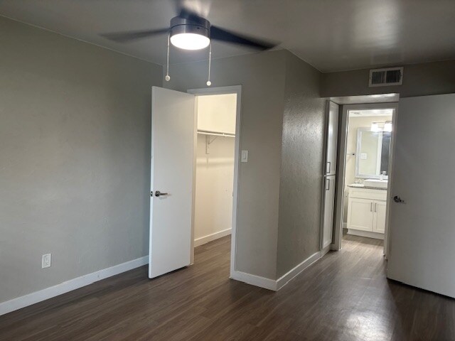 2010 Estrada Pkwy unit 28-205, Irving, TX 75061 - photo 3