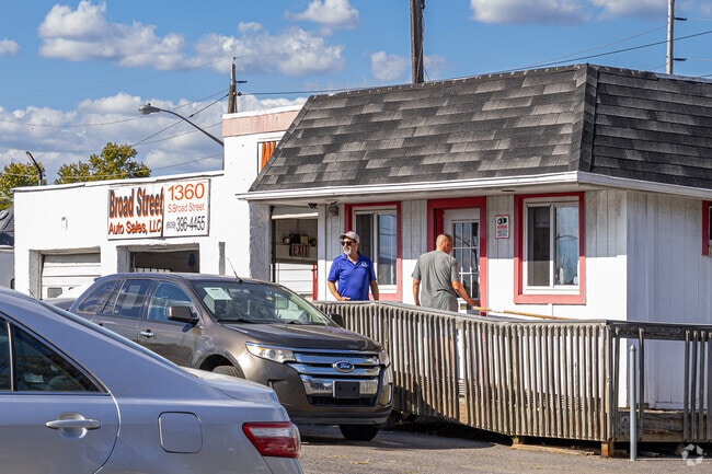 Many retail shops are found along South Broad St in Franklin Park, including car dealerships.