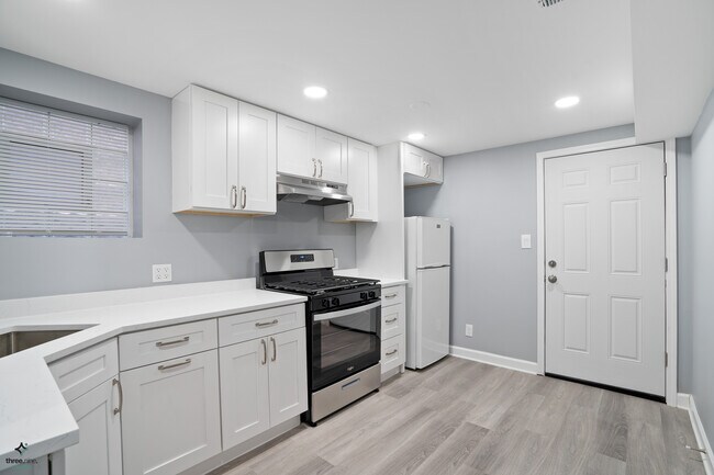 5329 N Central Ave unit 1, Chicago, IL 60630 - photo 3