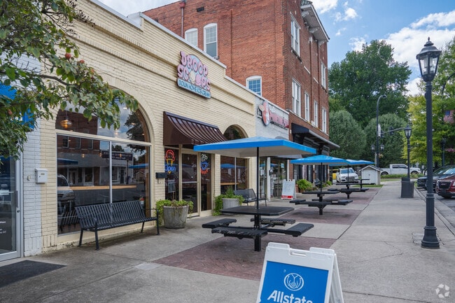 Different eateries line the streets of Chickamauga downtown.