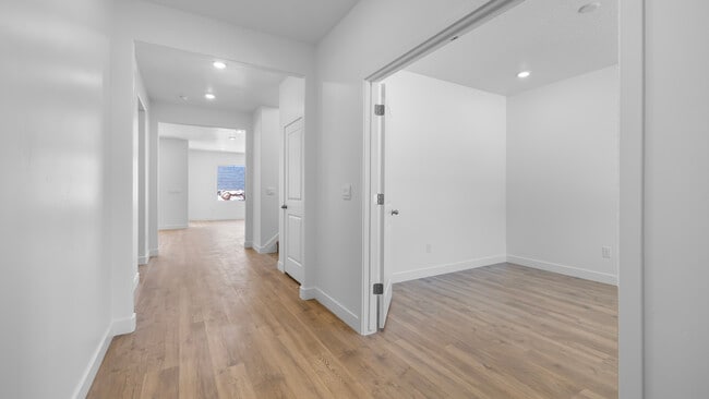 1978 S Wolverine Way, Washington, UT 84780 - photo 2