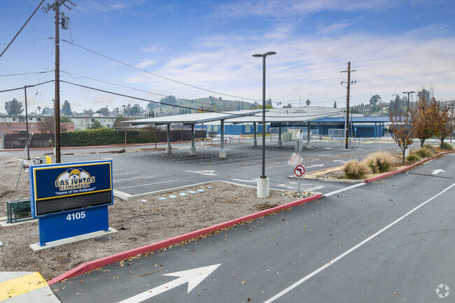 Las Juntas Elementary School is a public elementary school.
